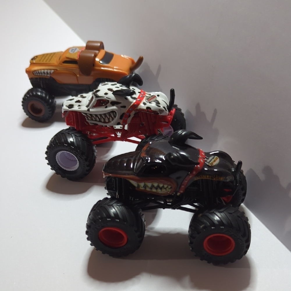 Hot Wheels Monster Jam Monster Mutt Rottweiler 1/64 Scale Dalmatian McDonalds